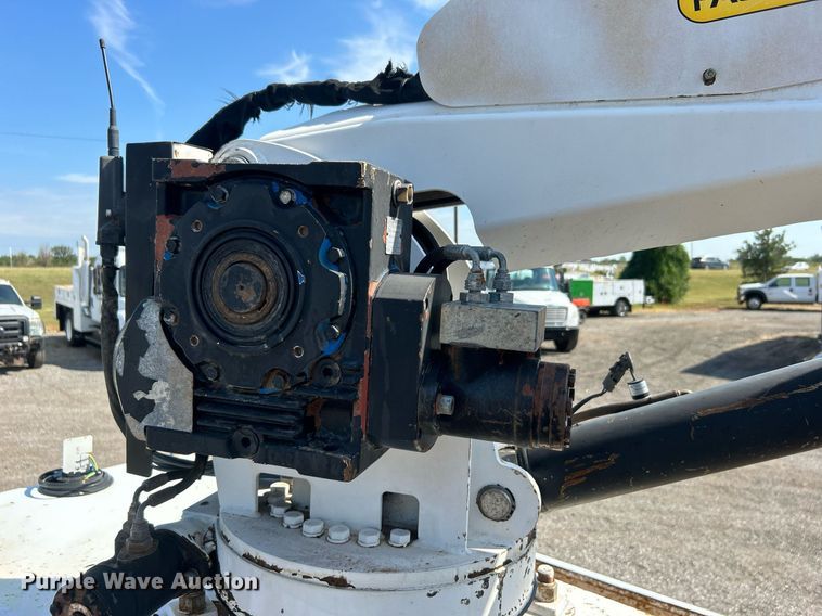 image for item EG1092 2007 Freightliner  Business Class M2 crane truck