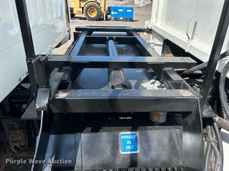 image for item EG1092 2007 Freightliner  Business Class M2 crane truck