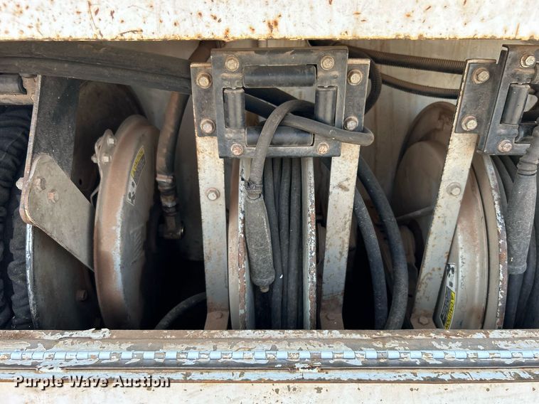 image for item EG1092 2007 Freightliner  Business Class M2 crane truck