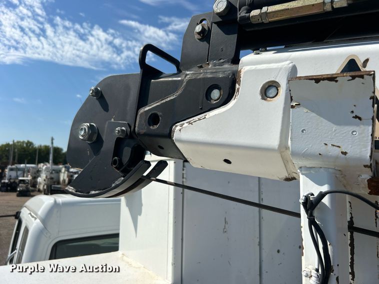 image for item EG1092 2007 Freightliner  Business Class M2 crane truck