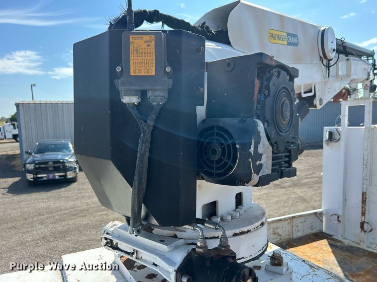 image for item EG1092 2007 Freightliner  Business Class M2 crane truck