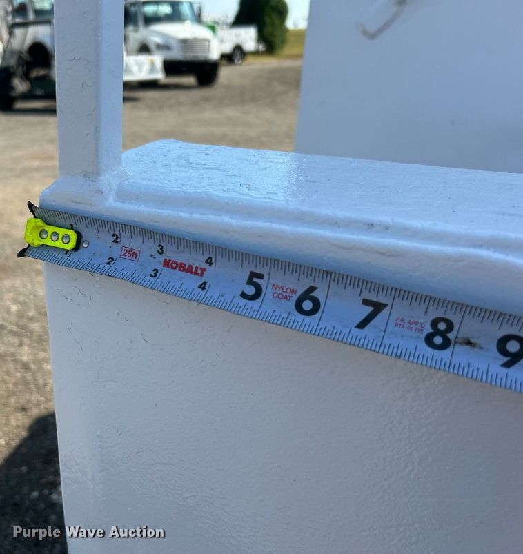 image for item EG1092 2007 Freightliner  Business Class M2 crane truck