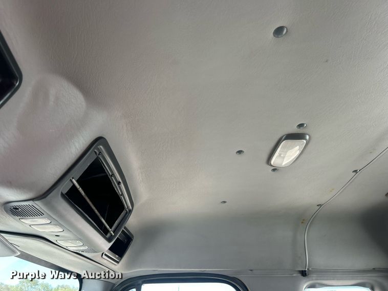 image for item EG1092 2007 Freightliner  Business Class M2 crane truck