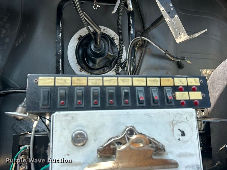 image for item EG1092 2007 Freightliner  Business Class M2 crane truck