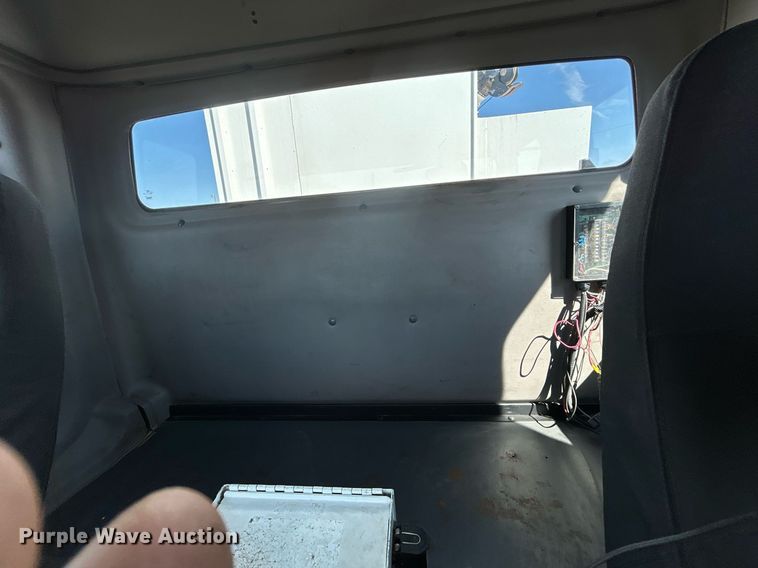 image for item EG1092 2007 Freightliner  Business Class M2 crane truck