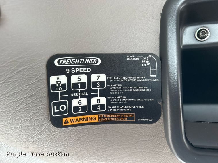 image for item EG1092 2007 Freightliner  Business Class M2 crane truck