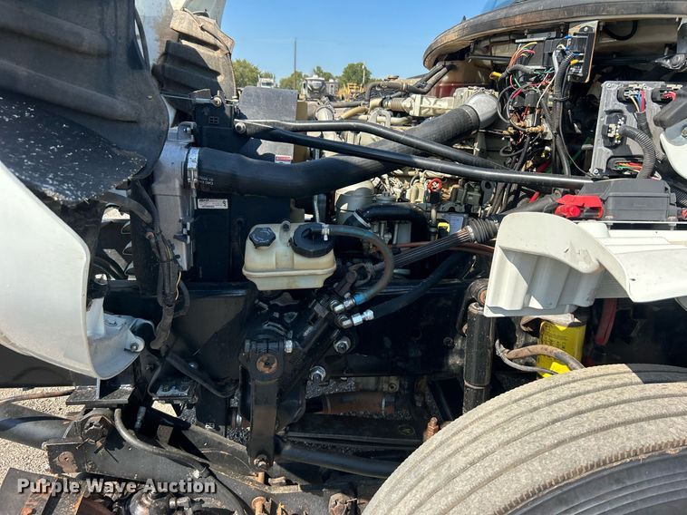 image for item EG1092 2007 Freightliner  Business Class M2 crane truck