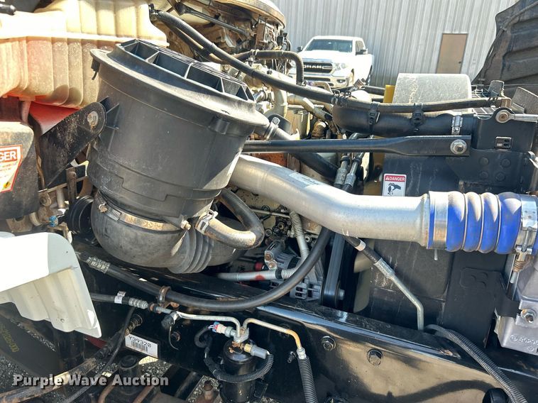 image for item EG1092 2007 Freightliner  Business Class M2 crane truck