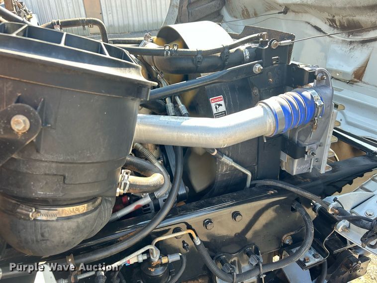 image for item EG1092 2007 Freightliner  Business Class M2 crane truck