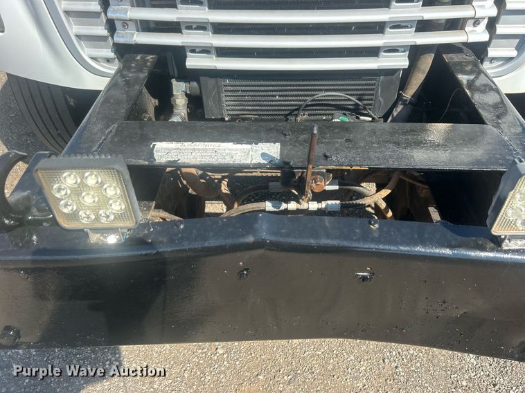 image for item EG1092 2007 Freightliner  Business Class M2 crane truck