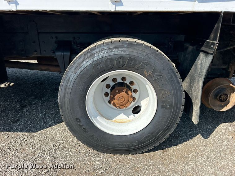 image for item EG1092 2007 Freightliner  Business Class M2 crane truck