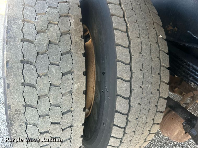 image for item EG1092 2007 Freightliner  Business Class M2 crane truck