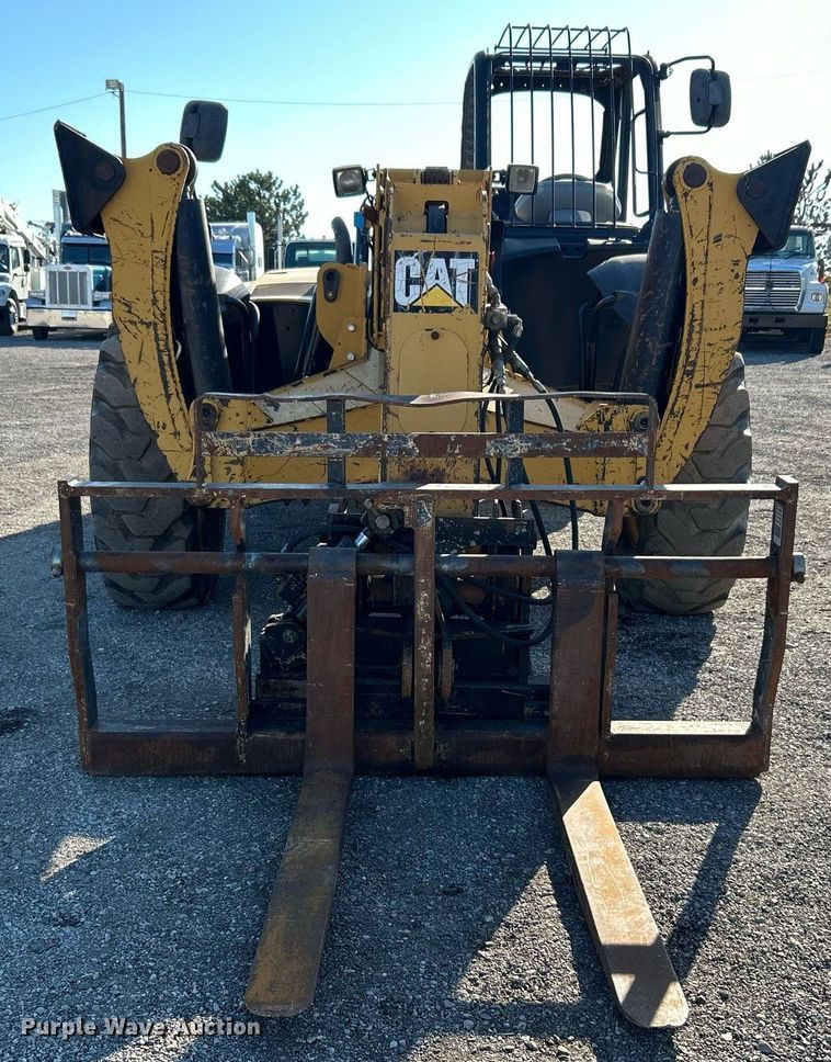 image for item EG1097 2004 Caterpillar  TH560B telehandler