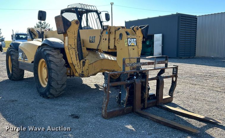 image for item EG1097 2004 Caterpillar  TH560B telehandler