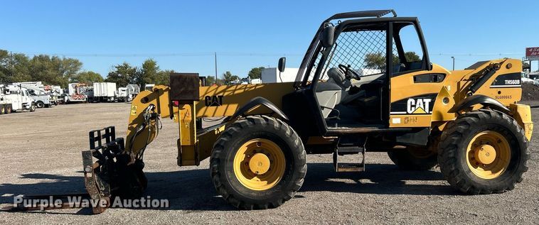 image for item EG1097 2004 Caterpillar  TH560B telehandler