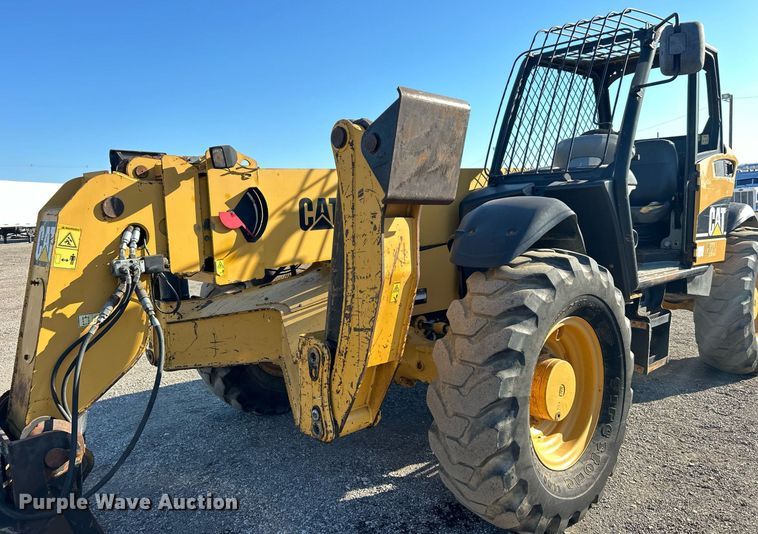 image for item EG1097 2004 Caterpillar  TH560B telehandler