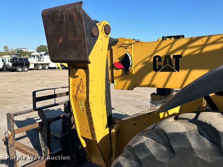 image for item EG1097 2004 Caterpillar  TH560B telehandler