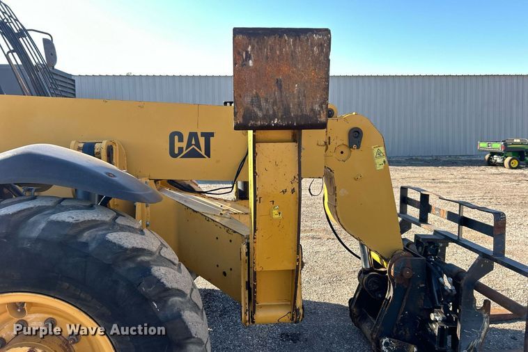image for item EG1097 2004 Caterpillar  TH560B telehandler
