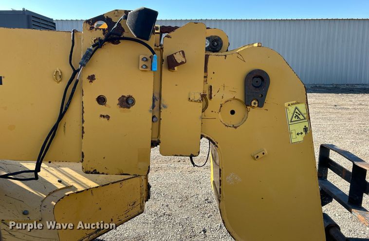 image for item EG1097 2004 Caterpillar  TH560B telehandler