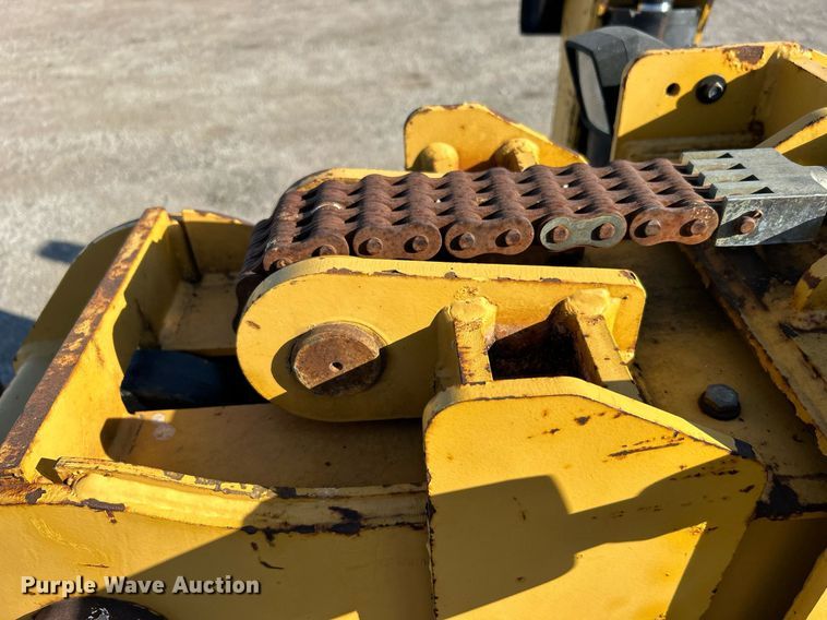 image for item EG1097 2004 Caterpillar  TH560B telehandler