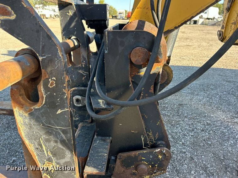 image for item EG1097 2004 Caterpillar  TH560B telehandler