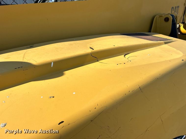 image for item EG1097 2004 Caterpillar  TH560B telehandler