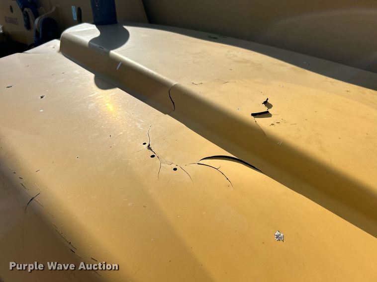 image for item EG1097 2004 Caterpillar  TH560B telehandler