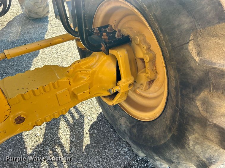 image for item EG1097 2004 Caterpillar  TH560B telehandler