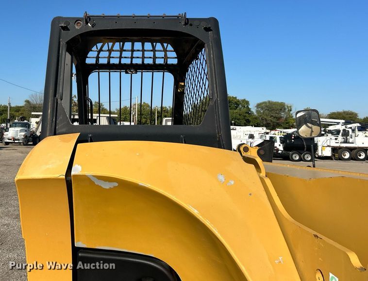image for item EG1097 2004 Caterpillar  TH560B telehandler