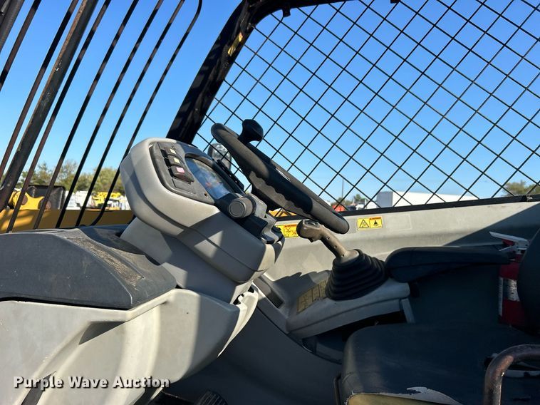 image for item EG1097 2004 Caterpillar  TH560B telehandler