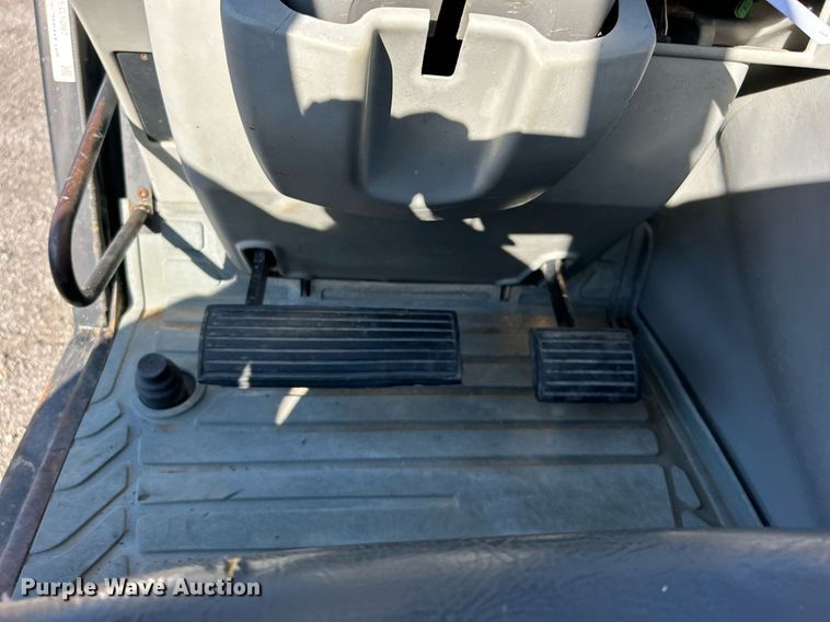 image for item EG1097 2004 Caterpillar  TH560B telehandler