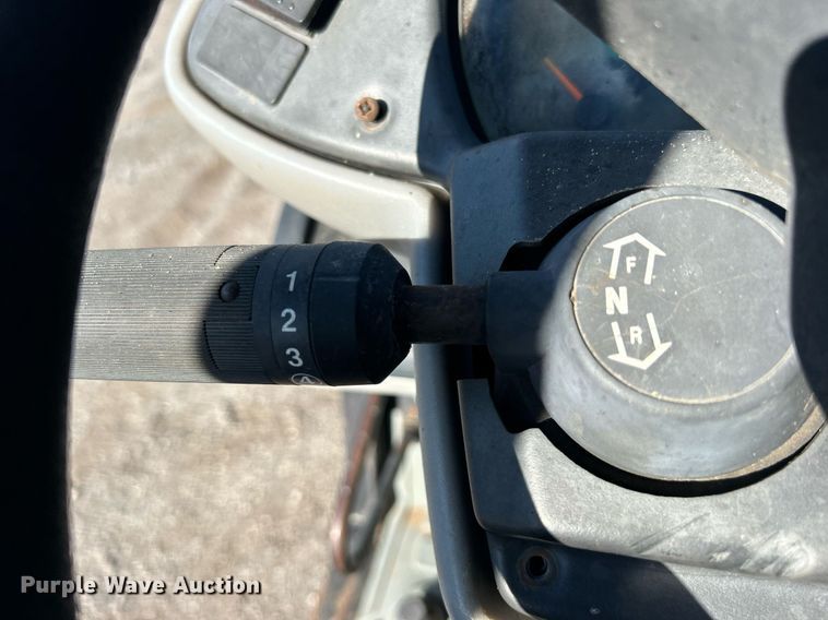 image for item EG1097 2004 Caterpillar  TH560B telehandler