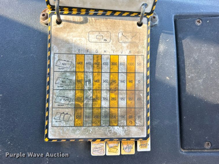 image for item EG1097 2004 Caterpillar  TH560B telehandler