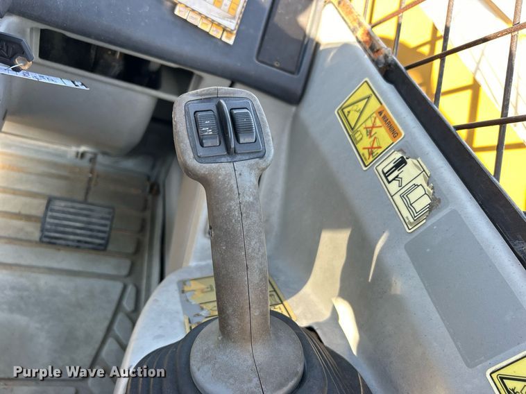 image for item EG1097 2004 Caterpillar  TH560B telehandler