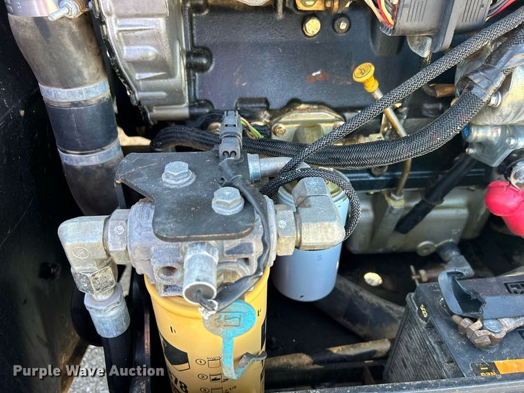 image for item EG1097 2004 Caterpillar  TH560B telehandler