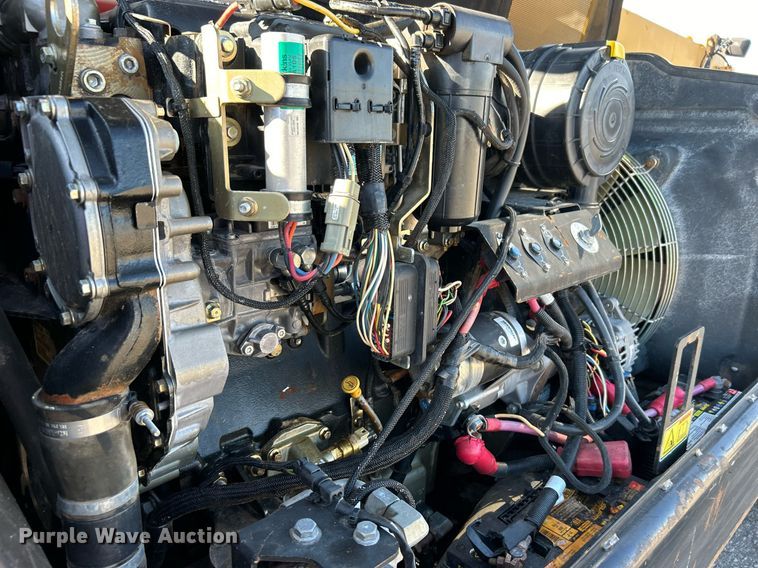 image for item EG1097 2004 Caterpillar  TH560B telehandler