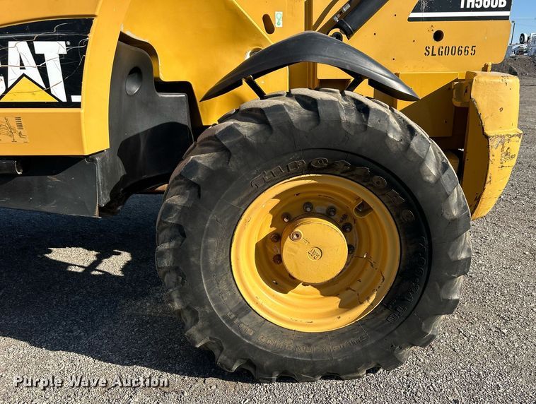 image for item EG1097 2004 Caterpillar  TH560B telehandler