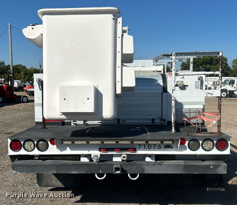 image for item EG1099 2012 Ford F550 Super Duty  bucket truck