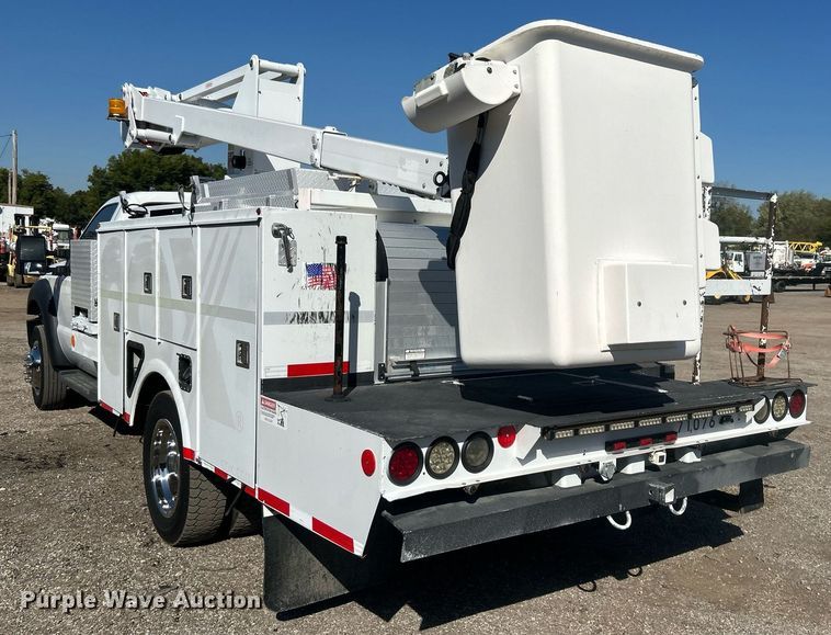 image for item EG1099 2012 Ford F550 Super Duty  bucket truck