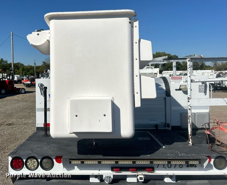 image for item EG1099 2012 Ford F550 Super Duty  bucket truck