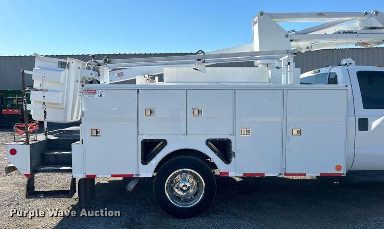 image for item EG1099 2012 Ford F550 Super Duty  bucket truck
