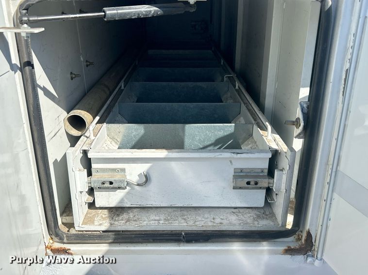 image for item EG1099 2012 Ford F550 Super Duty  bucket truck