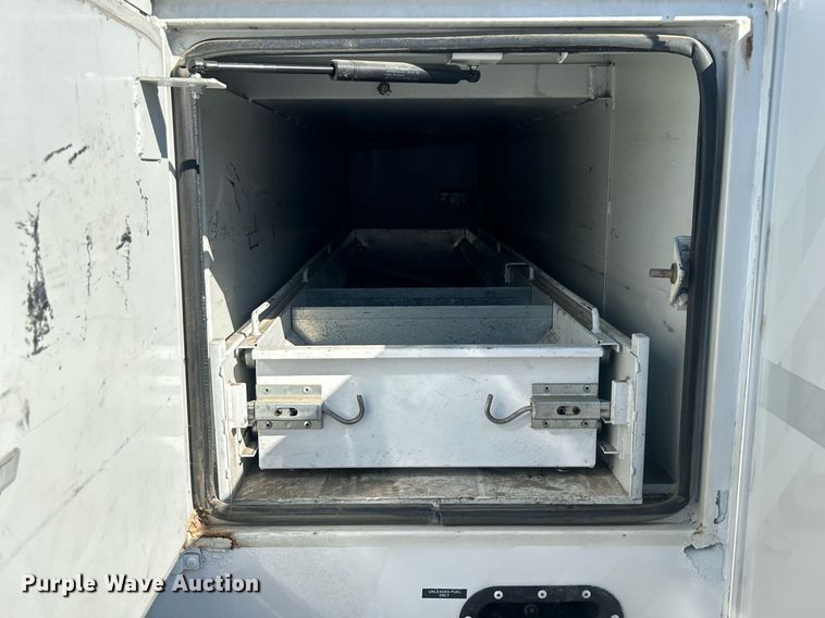 image for item EG1099 2012 Ford F550 Super Duty  bucket truck