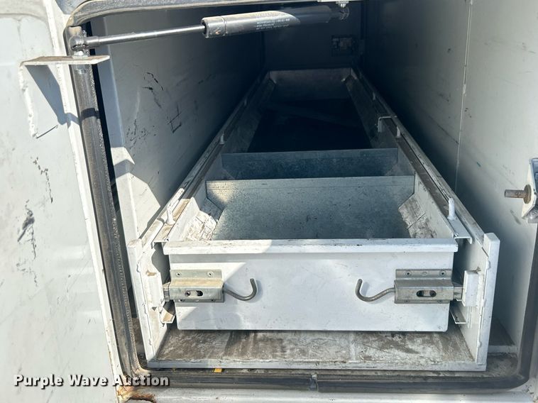 image for item EG1099 2012 Ford F550 Super Duty  bucket truck