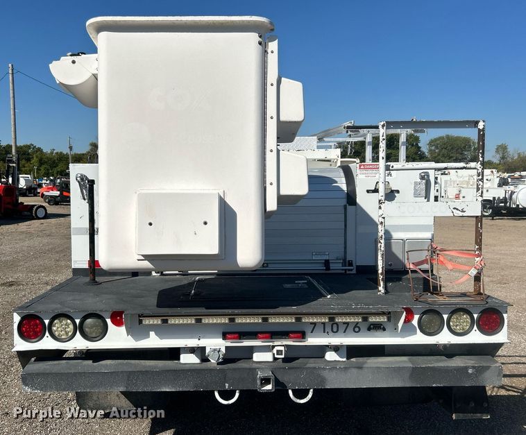 image for item EG1099 2012 Ford F550 Super Duty  bucket truck