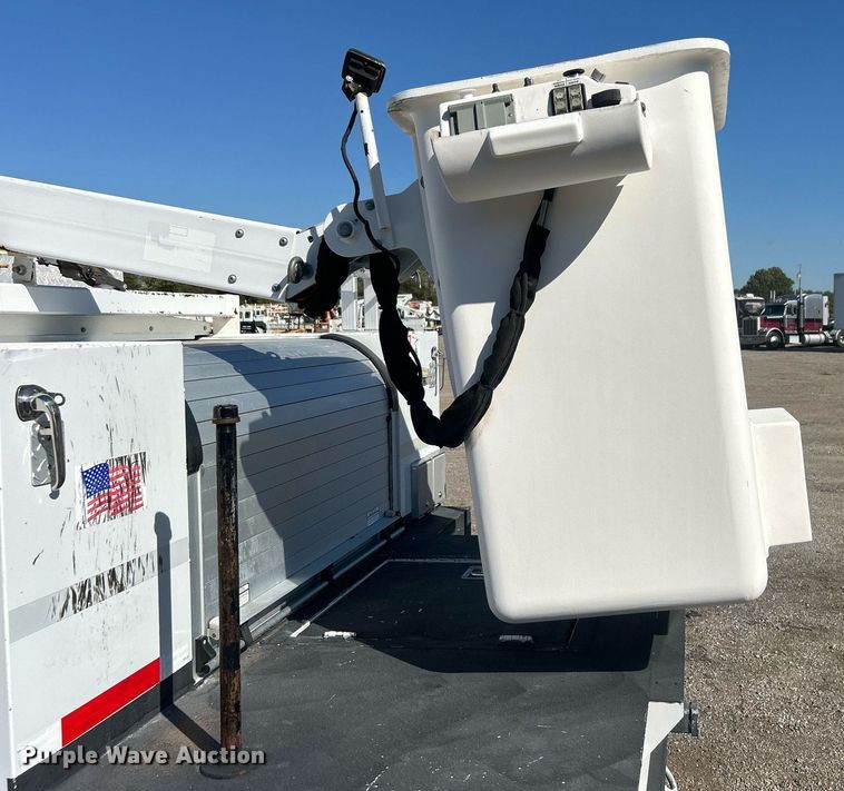 image for item EG1099 2012 Ford F550 Super Duty  bucket truck