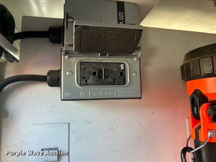 image for item EG1099 2012 Ford F550 Super Duty  bucket truck