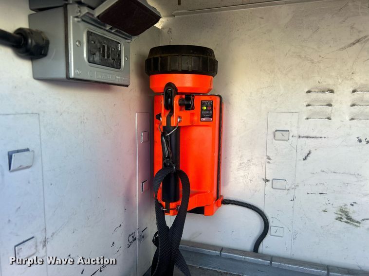 image for item EG1099 2012 Ford F550 Super Duty  bucket truck