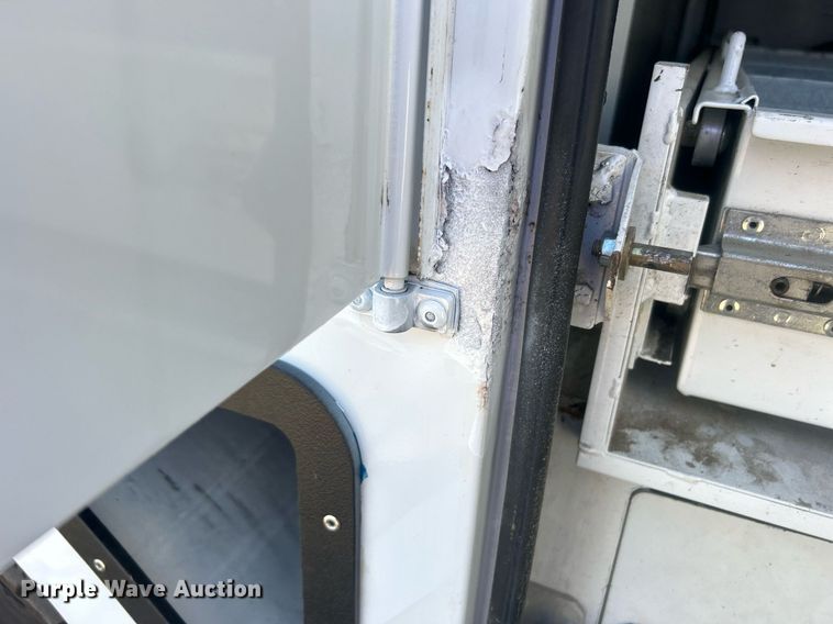 image for item EG1099 2012 Ford F550 Super Duty  bucket truck