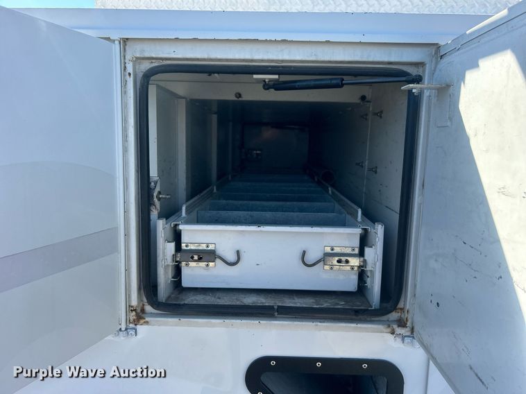 image for item EG1099 2012 Ford F550 Super Duty  bucket truck